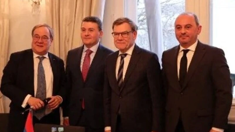 Bakı və İrəvan Almaniyada sülh masasında: Səfirlər müzakirə apardı