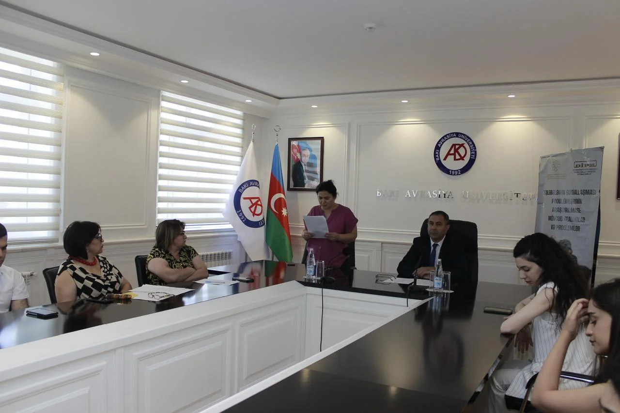 Tələbələrin sosiallaşma problemlərinə həsr olunan tədbir keçirilib - FOTO