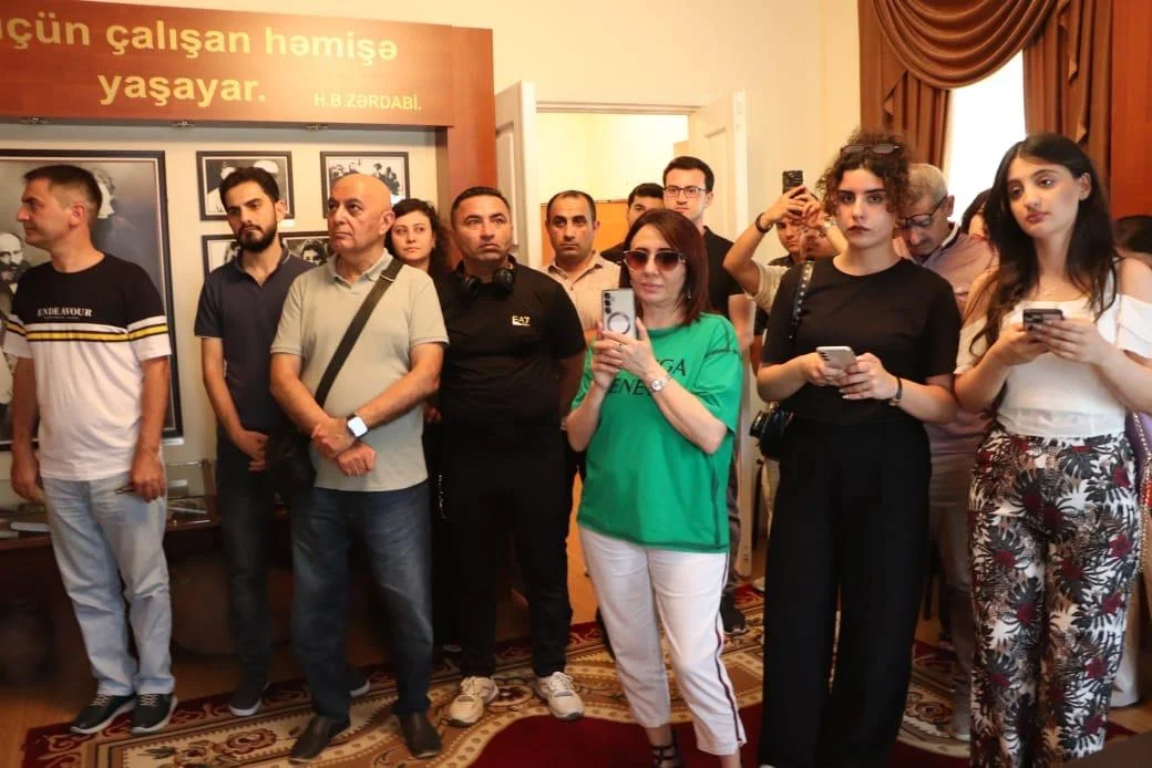 "Zərdabinin baralyefi qarşısında kövrəldim" - Səfər qeydləri -FOTO