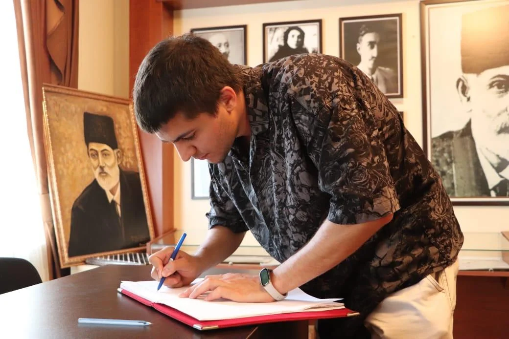 "Zərdabinin baralyefi qarşısında kövrəldim" - Səfər qeydləri -FOTO