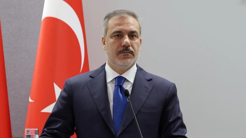 Fidan: Ərdoğan regional məsələlərlə bağlı Putinlə müntəzəm məsləhətləşmələr aparır
