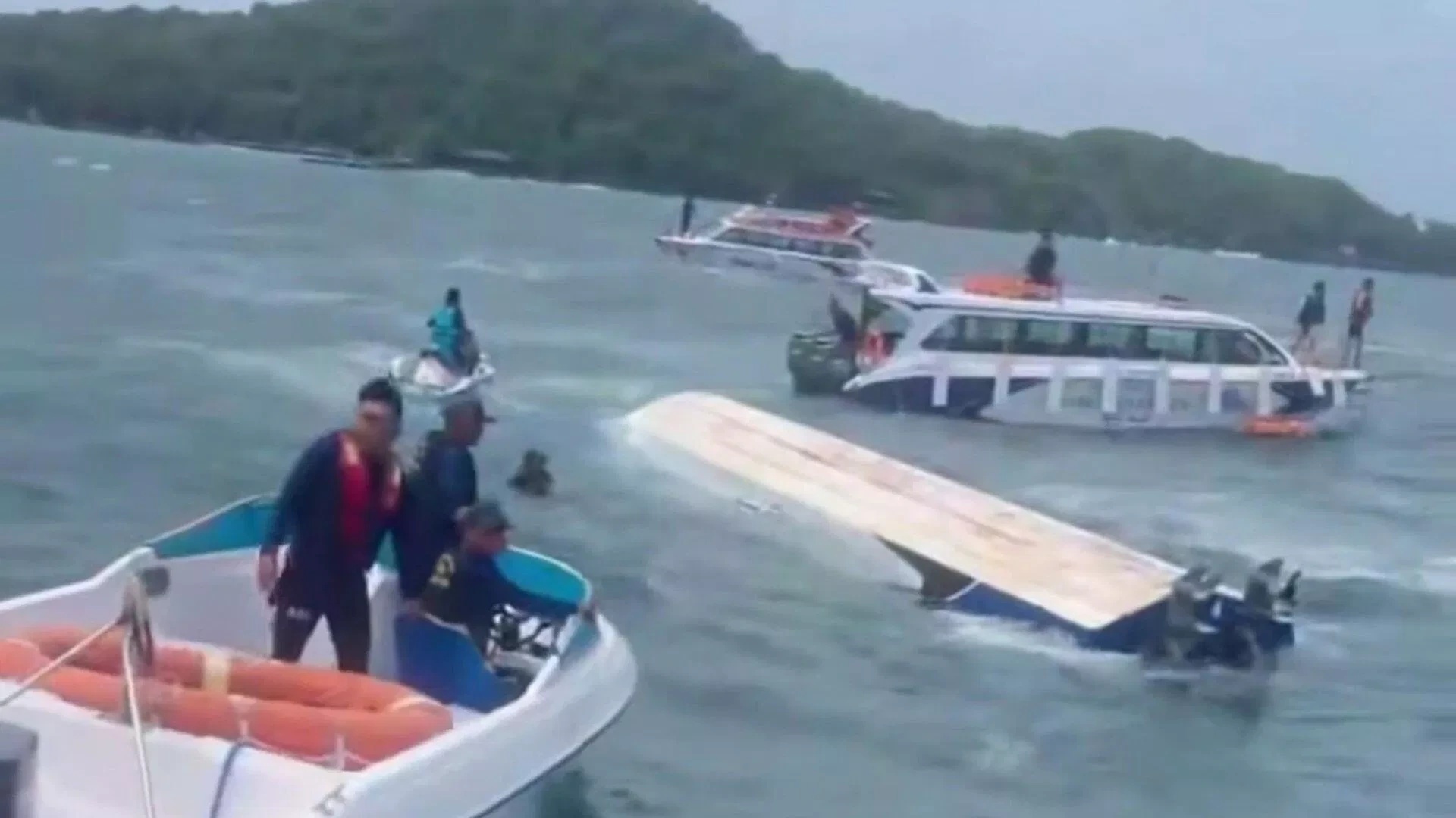 Vyetnamda turist kateri qəzaya uğrayıb: 15 nəfər həlak olub