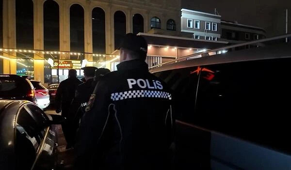 Biləcəridə marketdə bıçaqlanma: polis axtarışa başladı