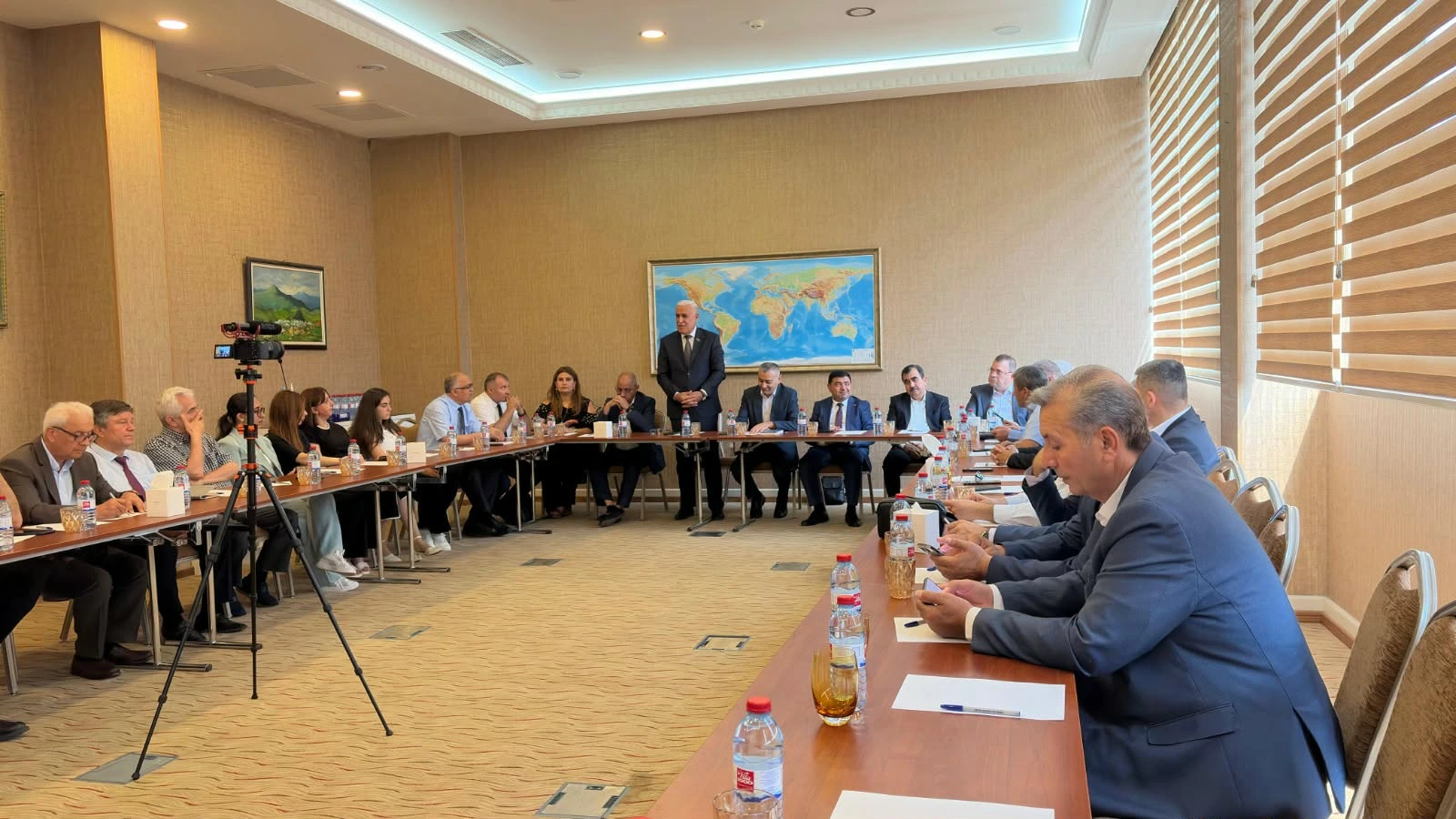 Etibar böhranı və süni intellekt: Müasir medianın qarşısındakı əsas təhlükələr açıqlandı