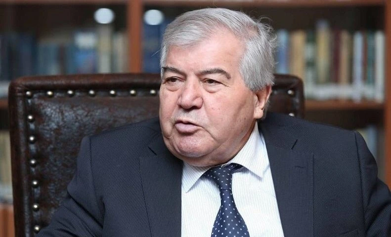 Sabir Rüstəmxanlı Türkiyə seriallarının Azərbaycan türkcəsinə dublyajını yanlış sayır