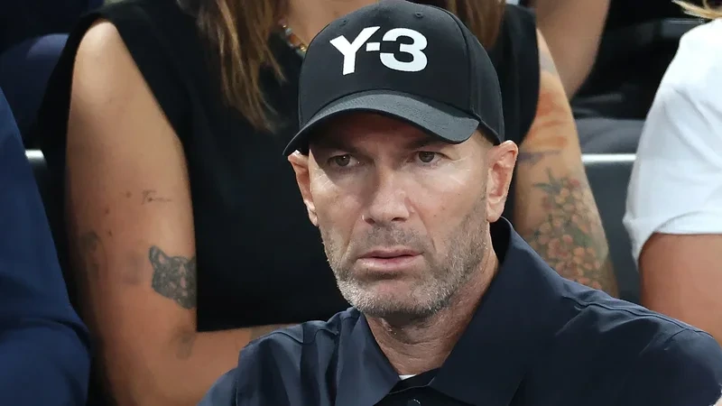 Zidan Fransa millisi ilə uzunmüddətli müqavilə imzaladı