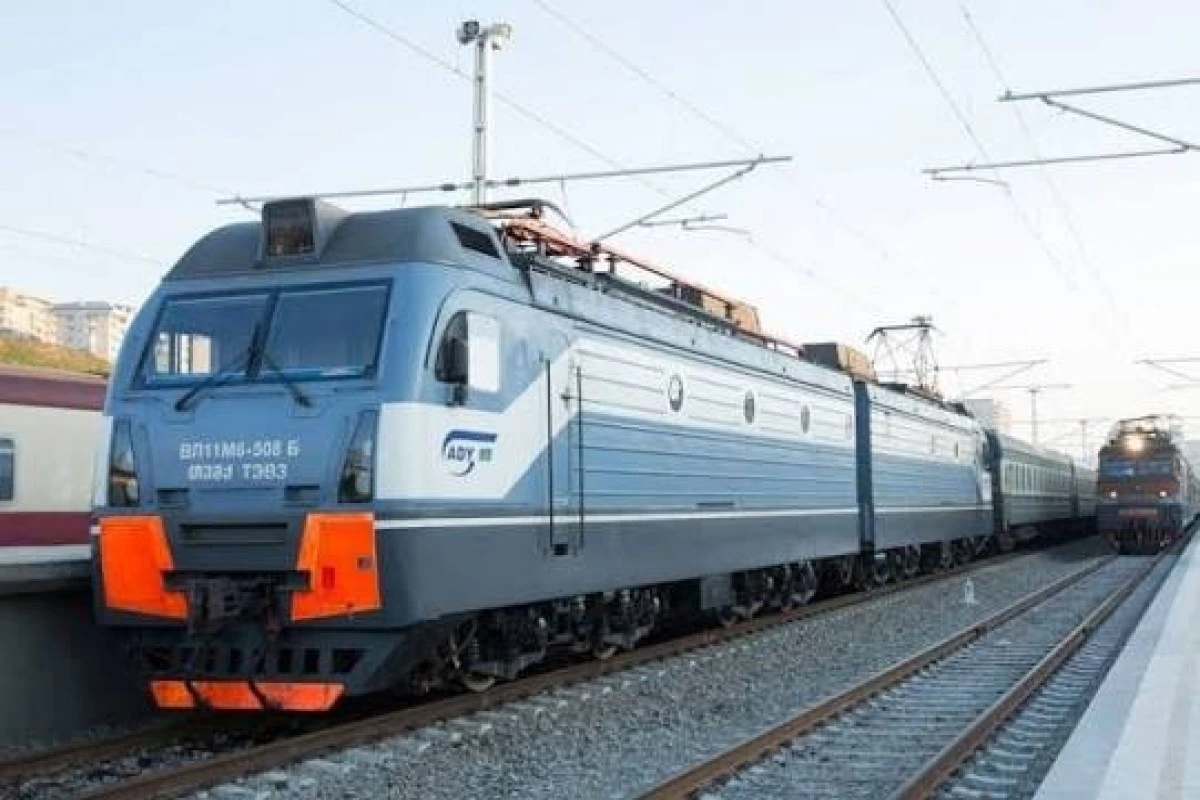 Gürcüstanda elektrik problemi səbəbindən Bakı-Tbilisi qatarı yolda qalıb