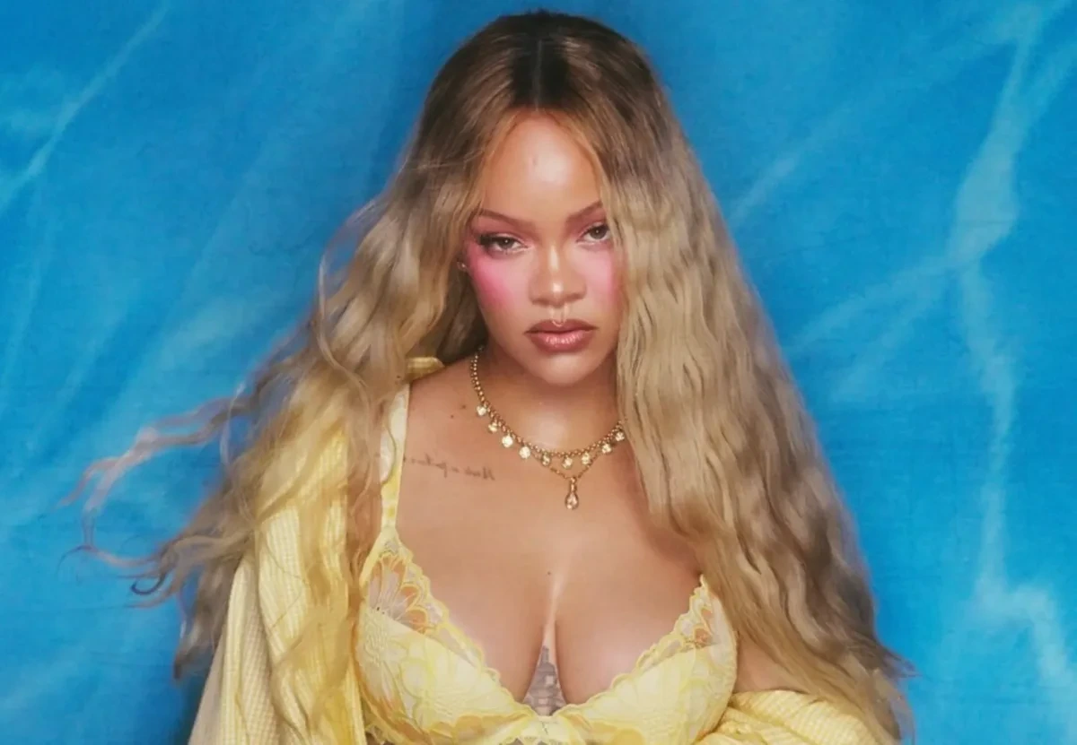 Rihanna reklam çəkilişində -FOTO