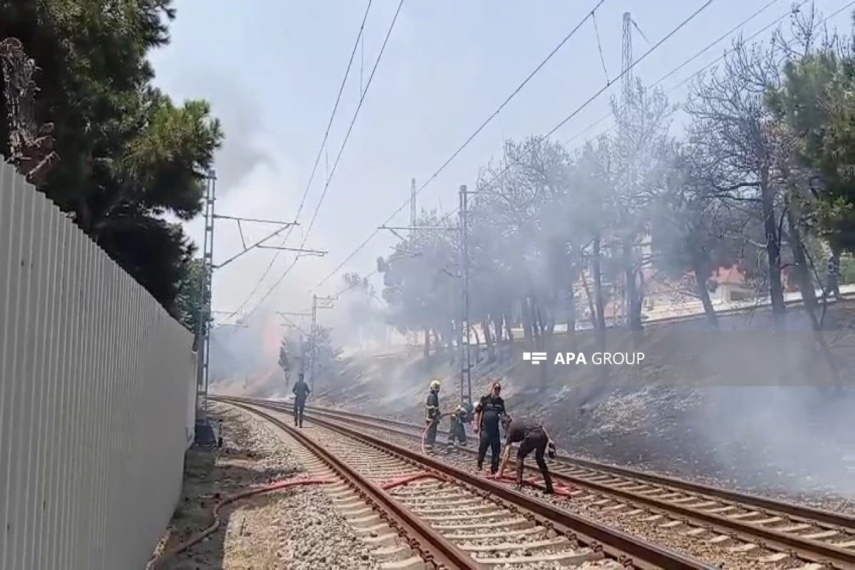 Babək prospektində açıq ərazidə yanğın söndürülüb - FOTO - YENİLƏNİB