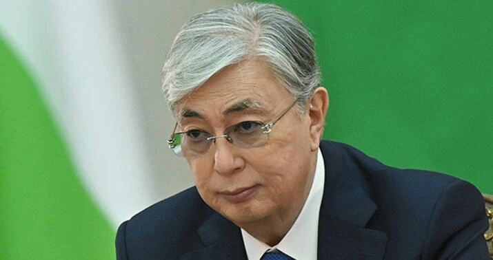 Tokayev Trampı Qazaxıstana dəvət etdi