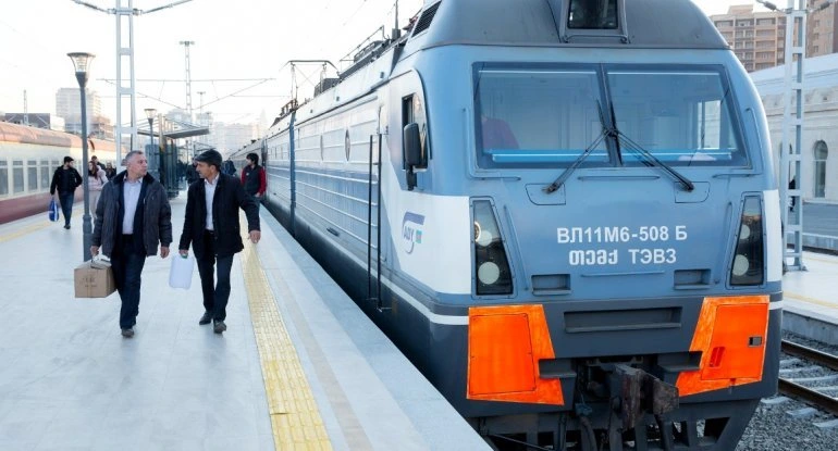 Bakı-Tbilisi qatarlarında yeni imkan: Gündə iki reys təklifi gündəmə gəldi