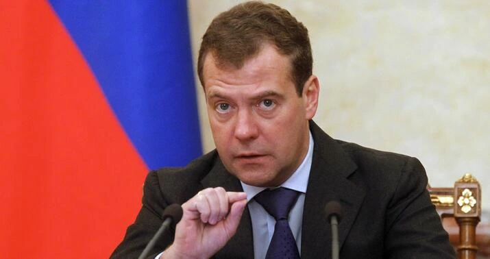 Medvedev yeni təhlükəsizlik zolağının keçəcəyi əraziləri açıqlayıb