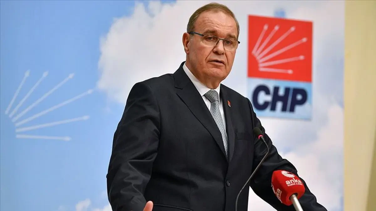 CHP-nin parlament fraksiyasına Faik Öztrak rəhbər seçilib