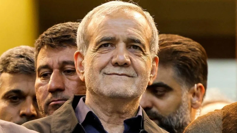 Pezeşkian Xameneini təhdid etdi