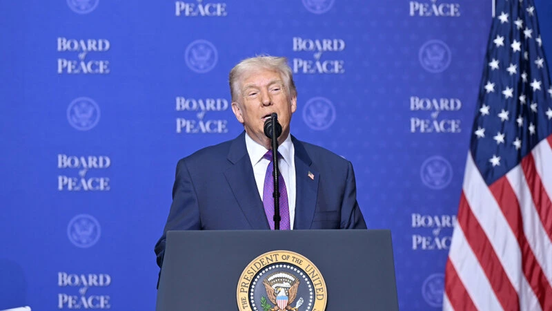Donald Tramp: Xameneinin dəfn mərasimi zamanı İrana qarşı zərbələri davam etdirə bilərdik