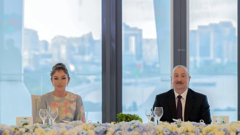 Çolpon-Ata şəhərində Prezident İlham Əliyevin və birinci xanım Mehriban Əliyevanın şərəfinə dövlət ziyafəti verilib