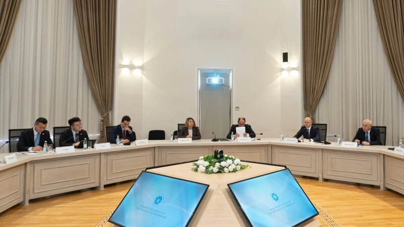 Azərbaycan və Çin Xəzərdə külək enerjisi layihəsini müzakirə edib