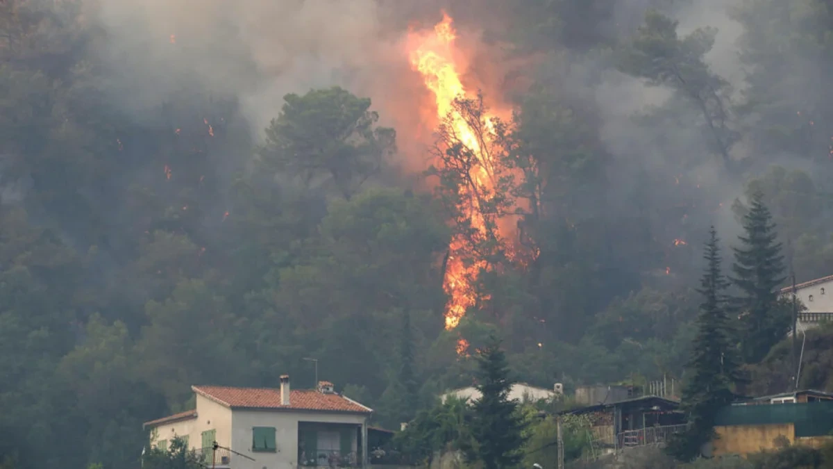 Fransada meşə yanğını səbəbindən 10 000 insan təxliyə olunur