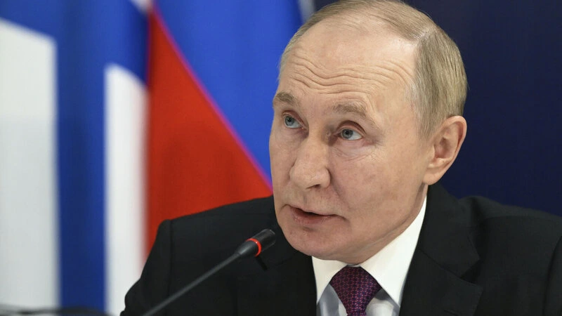 Putin Təhlükəsizlik Şurası ilə silah istehsalını müzakirə edib