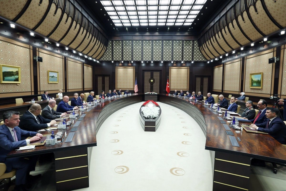 Ərdoğan və Trampın sədrliyi ilə nümayəndə heyətləri arasında görüş başlayıb