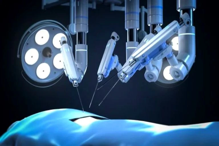Dünyada ilk dəfə robot cərrahi əməliyyat etdi - İnsan köməyi olmadan