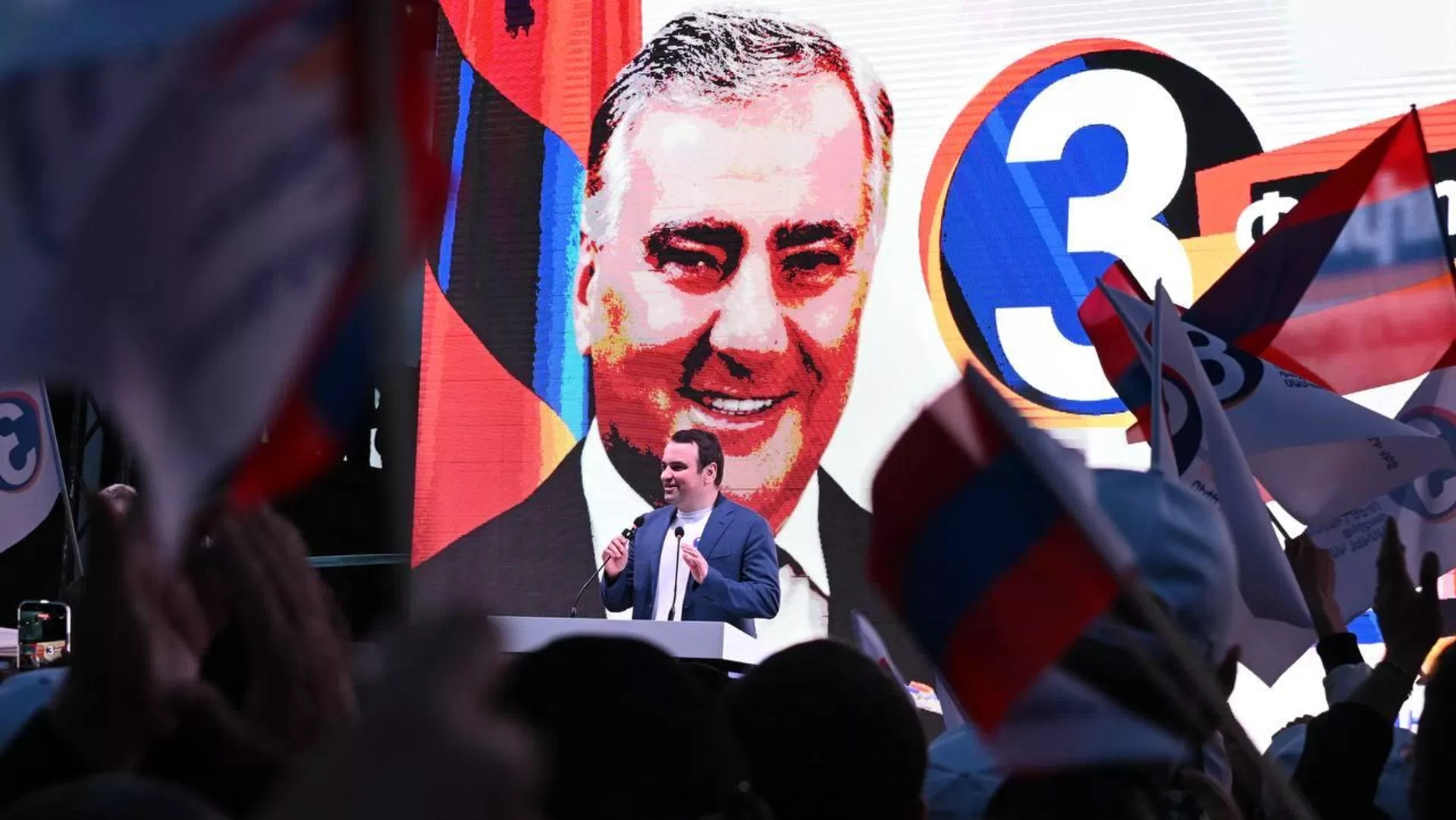 "Güclü Ermənistan" parlament mandatlarını qəbul edəcək