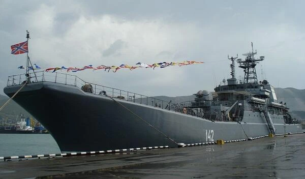Rusiya və Çin birgə hərbi təlimlərə başlayır