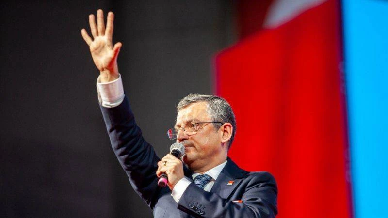 Özgür Özel CHP ilə vidalaşıb, yeni partiya yaradacağını açıqlayıb