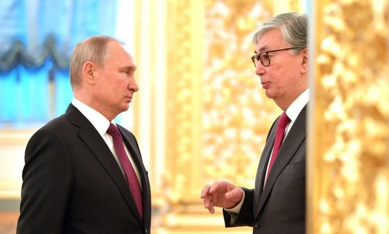 Putin Tokayevə Ukraynadakı vəziyyət barədə ətraflı məlumat verəcəyini bildirib