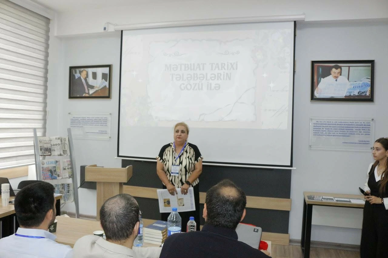 "Rəqəmsal mediada jurnalist etikası zəifləyir" - BDU dosenti narahatlığını açıqladı