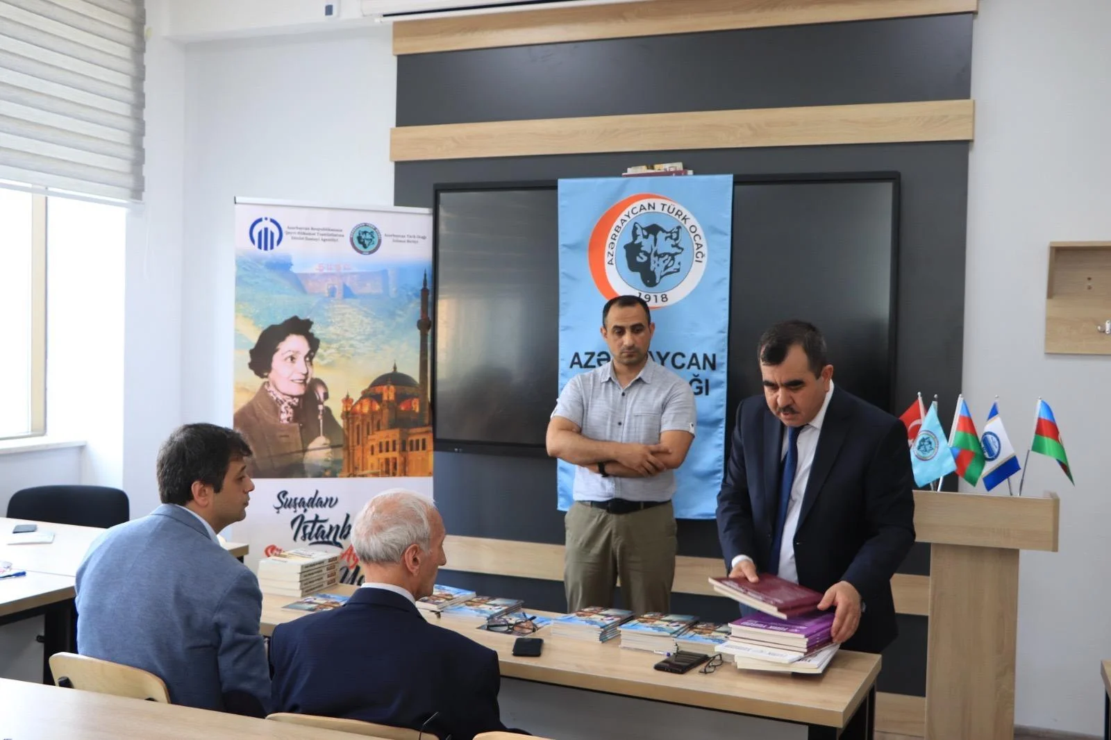 "Şuşadan İstanbula Sürəyya Ağaoğlu yolu" BDU-ya çatdı: Kitab təqdimatı 