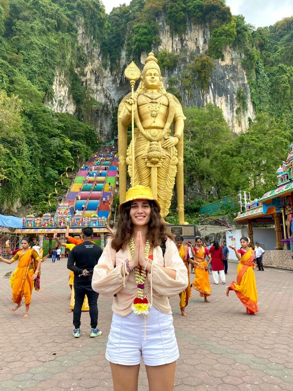 “Evim bel çantamdadır” -MÜSAHİBƏ