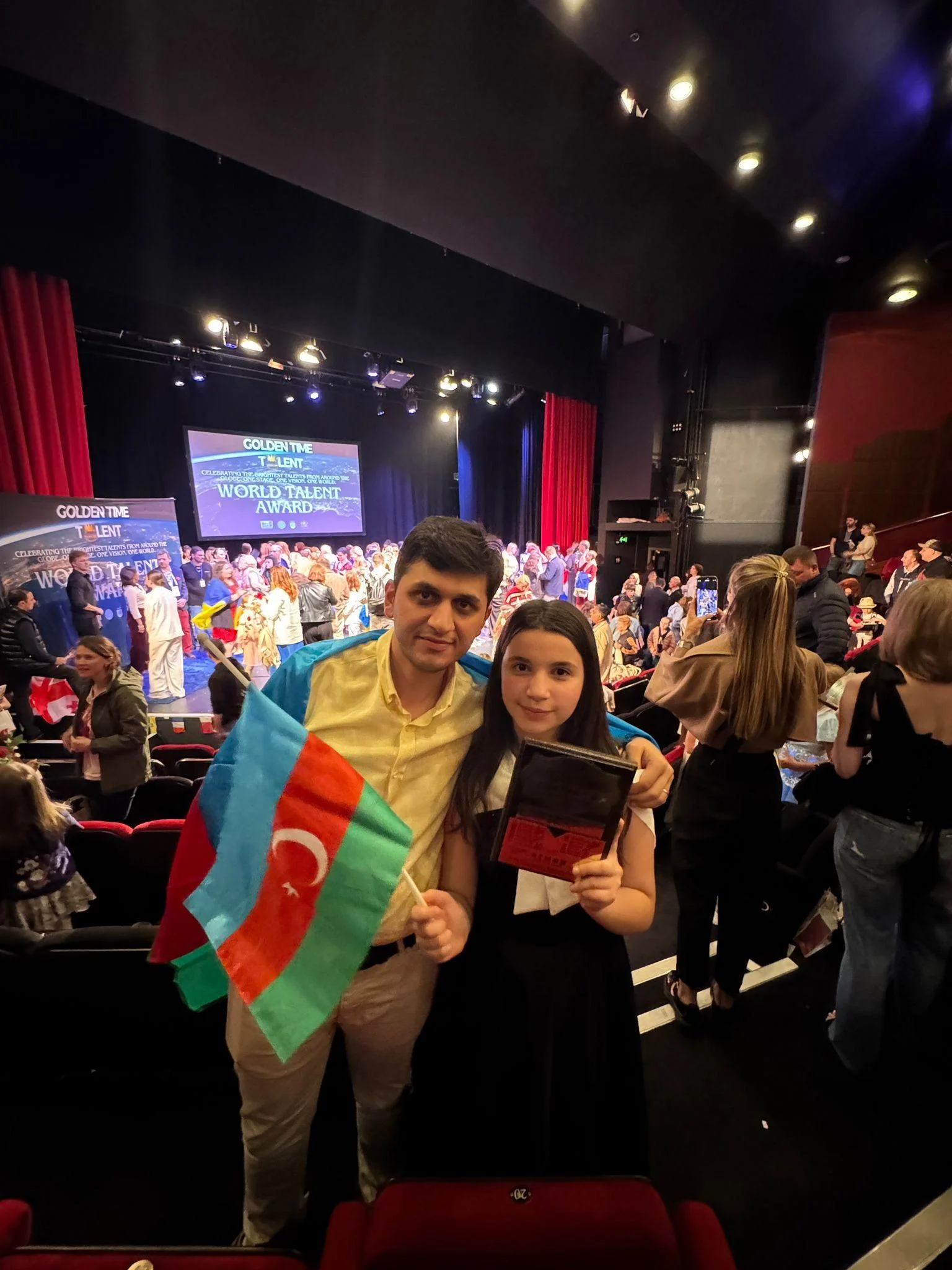 Ayan Əhmədzadə London ”Qızıl İstedad Müsabiqəsi”-2025-in qalibi olub -FOTO