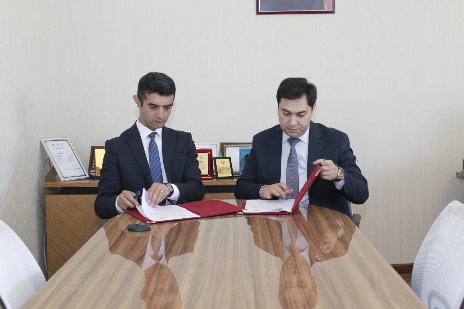 Bakı Avrasiya Universiteti ilə Dünya Gənc Türk Yazarlar Birliyi arasında əməkdaşlıq memorandumu imzalanıb -FOTO