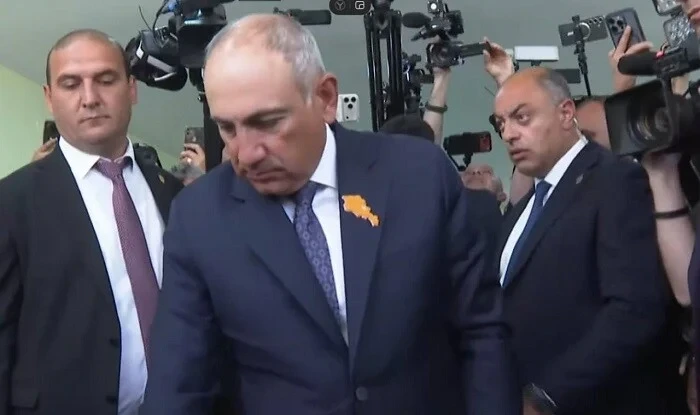 Paşinyan : “Təəssüf ki, seçki korrupsiyasının bir çox nümunəsi var"