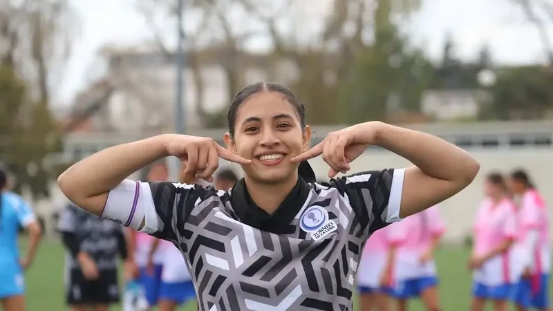 Meksikada 19 yaşlı futbolçu evində ölü tapıldı