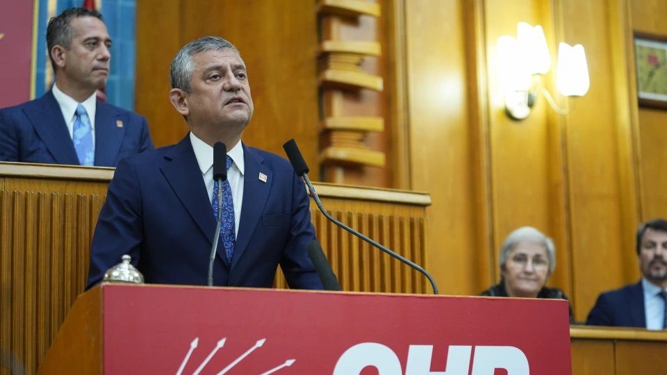 Özgür Özəl: “İyulun 26-dan gec olmayaraq qurultay keçirilməlidir”