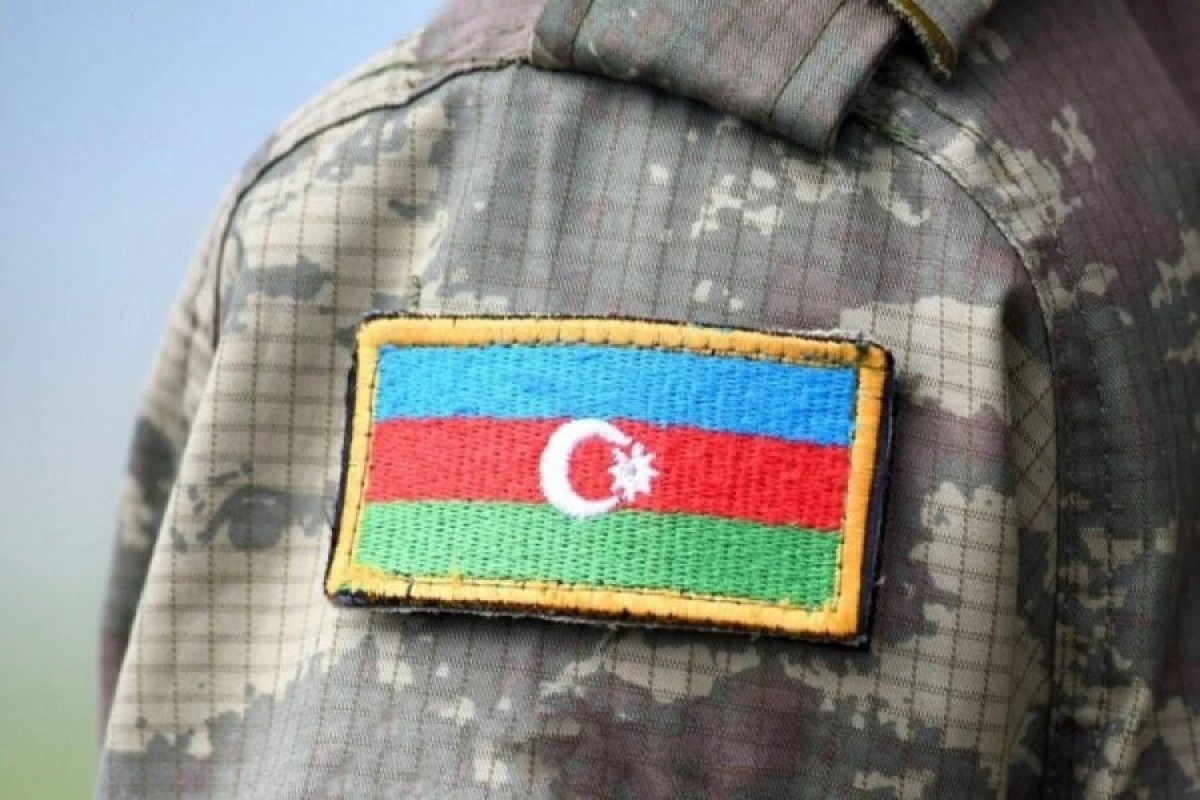 Prezident İlham Əliyev Müdafiə Nazirliyinin hərbi qulluqçularını təltif edib
