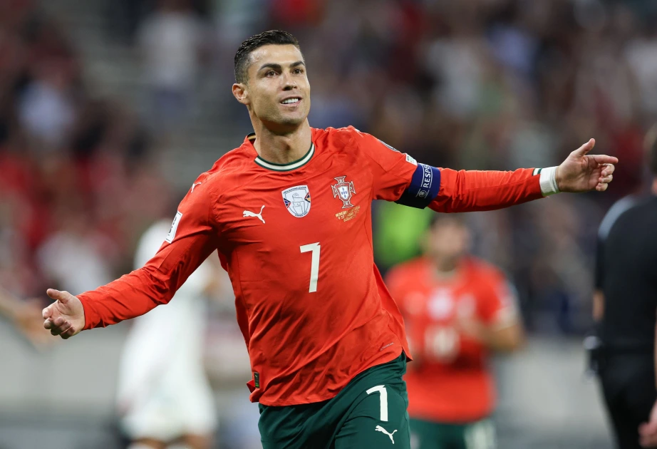 Üç futbolçu dünya çempionatı tarixinə düşməyə hazırlaşır