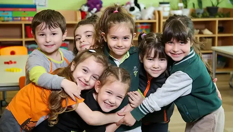 Uşaqlara yaxşı nümunə göstərmək onları tərbiyə etməyin yeganə yoludur