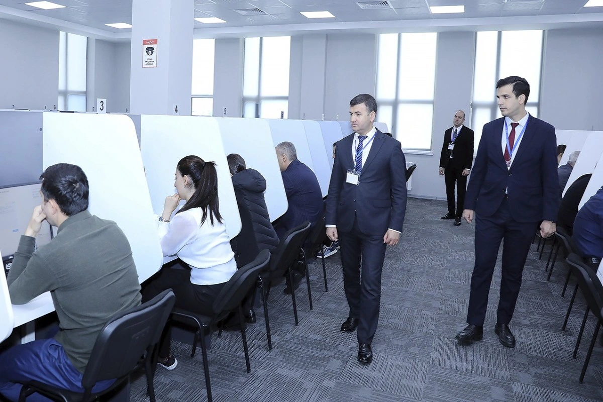 Hakim vəzifəsinə qəbul olmaq istəyən namizədlər üçün tеst imtаhаnı keçirilib