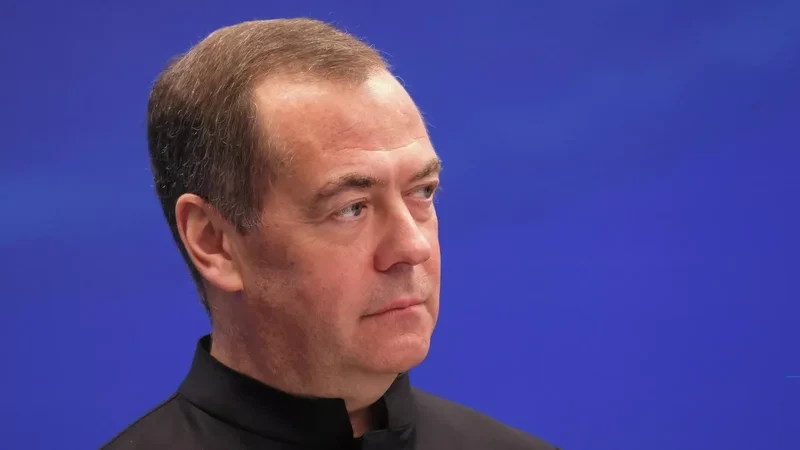 Medvedev: Paşinyan axırda Avropaya qaçacaq