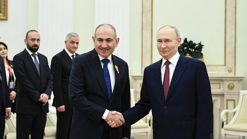 Putin Paşinyanın ad gününü üç cümləlik mesajla təbrik etdi