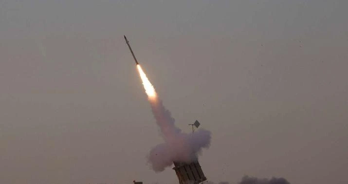 Küveyt ordusu İranın iki ballistik raketini vurdu