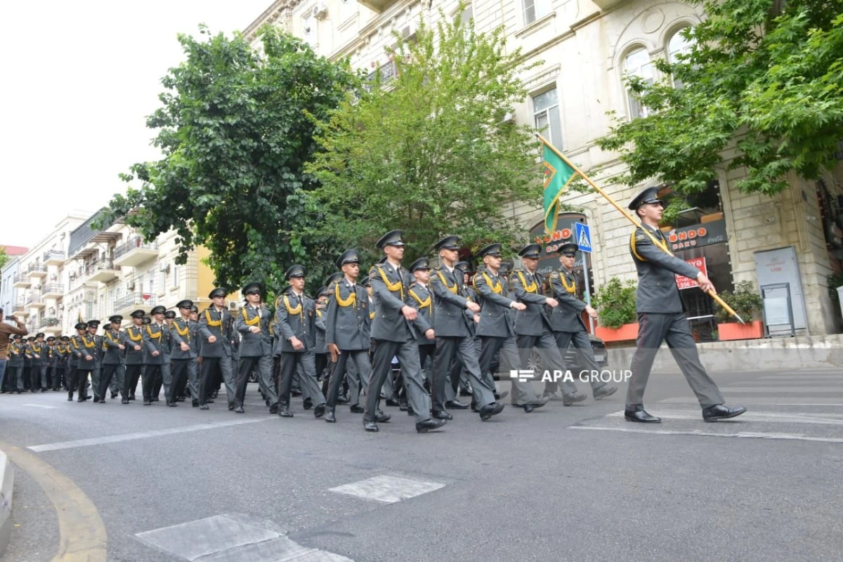 Bakıda Silahlı Qüvvələr Günündə hərbçilərin yürüşü keçirilib - FOTO - YENİLƏNİB