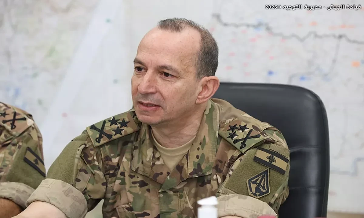 Livan ordusunun komandanı Pakistana gedib
