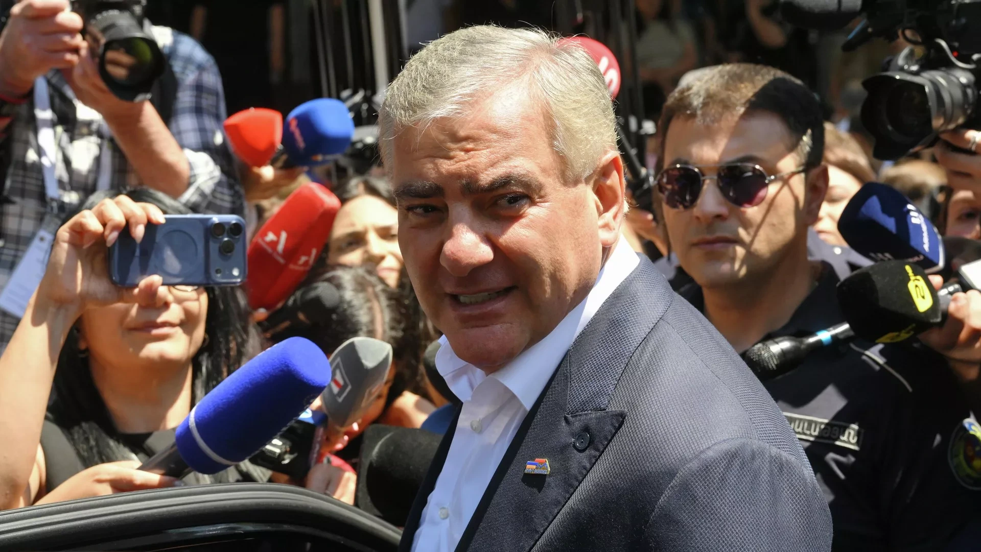 Karapetyan: Ermənistanda qalacağam, geri qayıtmaq fikrim yoxdur