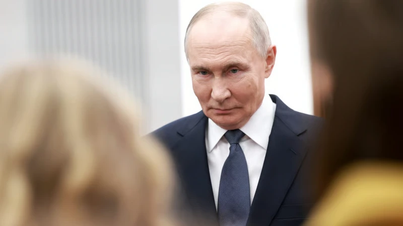 Putin erməniləri it kimi qapısına bağlamaq istəyir - Zorikyan