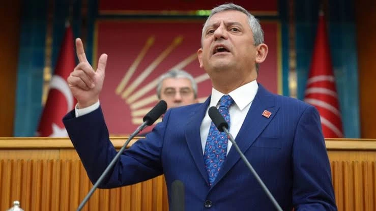 CHP-də yeni partiya müzakirəsi: Özgür Özəl şərtləri açıqladı, “qiyamət ssenarisi” gündəmdə