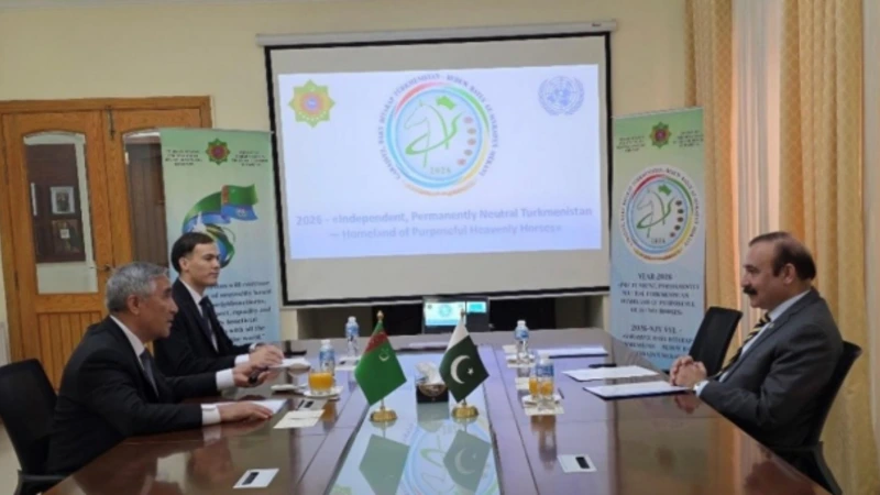 Türkmənistan və Pakistan enerji və regional əməkdaşlığı müzakirə edib